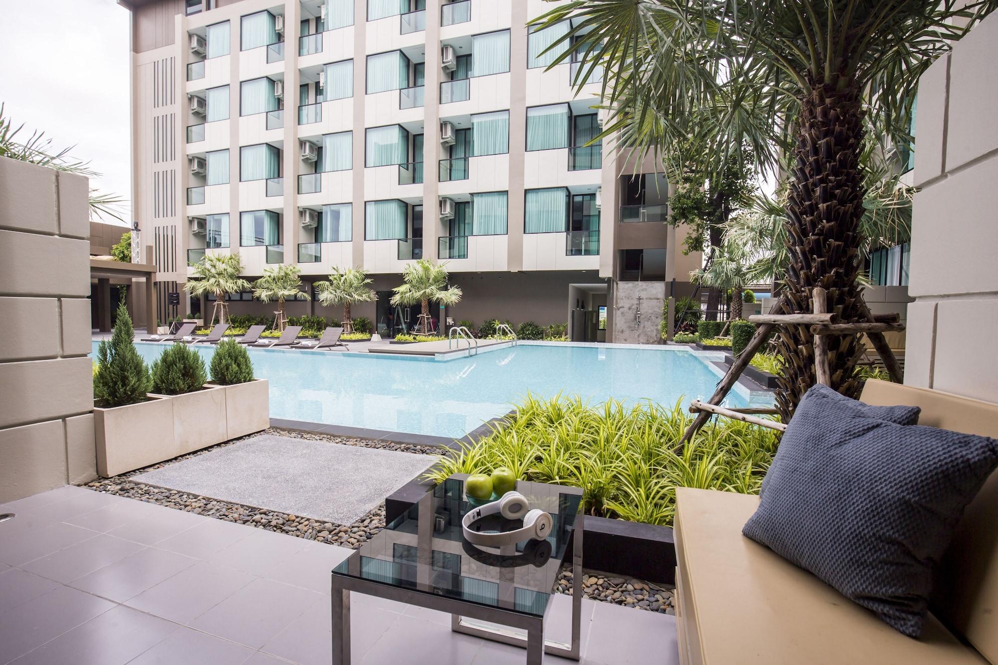 The Crystal Hotel Buriram - Formerly X2 Vibe Buri Ram Zewnętrze zdjęcie