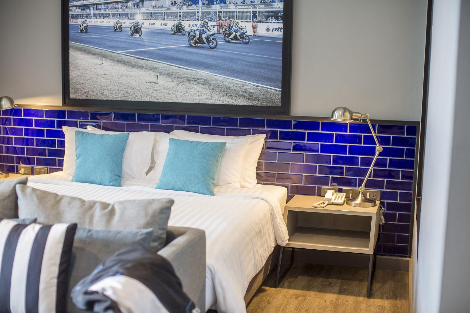 The Crystal Hotel Buriram - Formerly X2 Vibe Buri Ram Zewnętrze zdjęcie