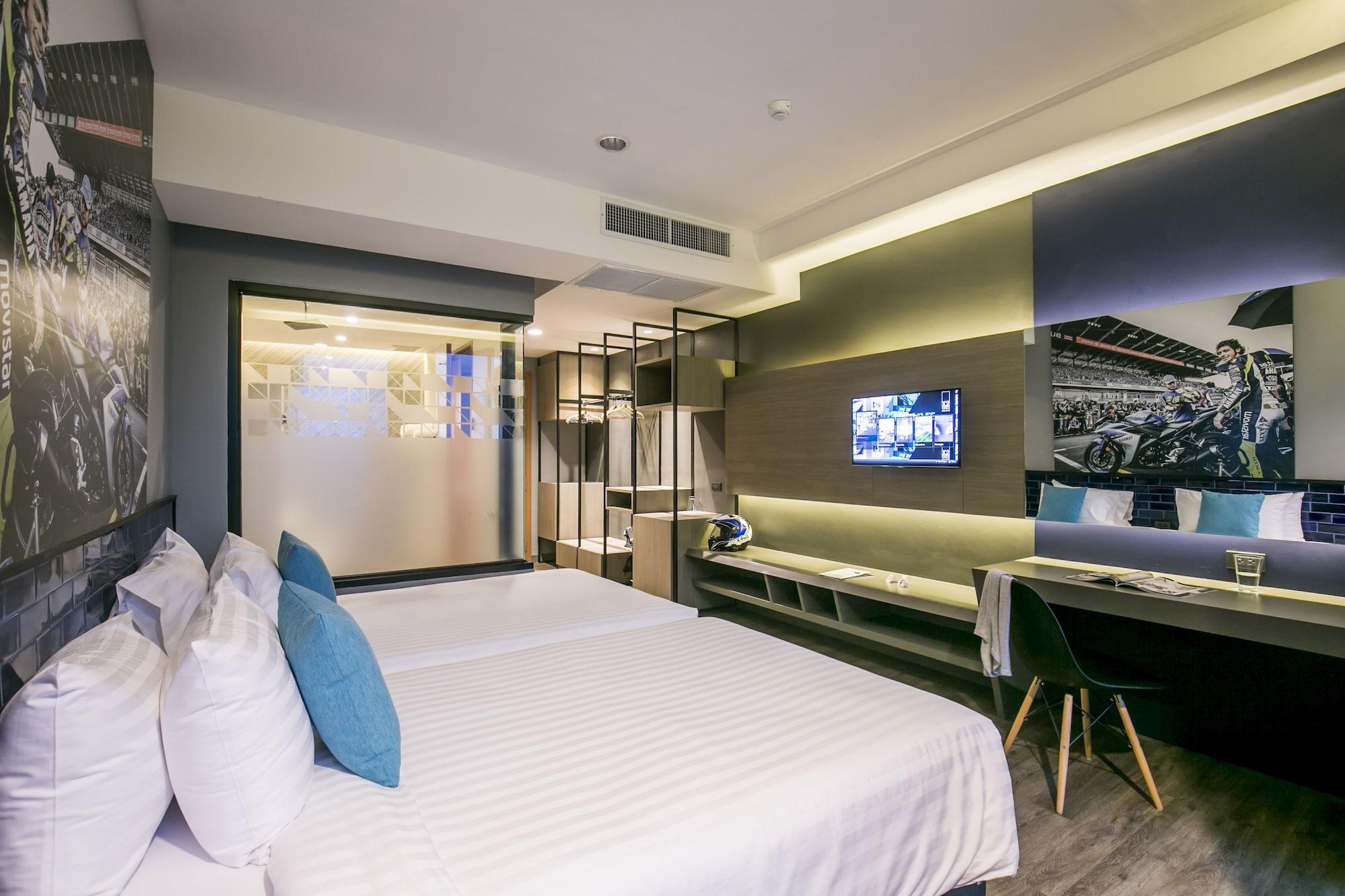 The Crystal Hotel Buriram - Formerly X2 Vibe Buri Ram Zewnętrze zdjęcie