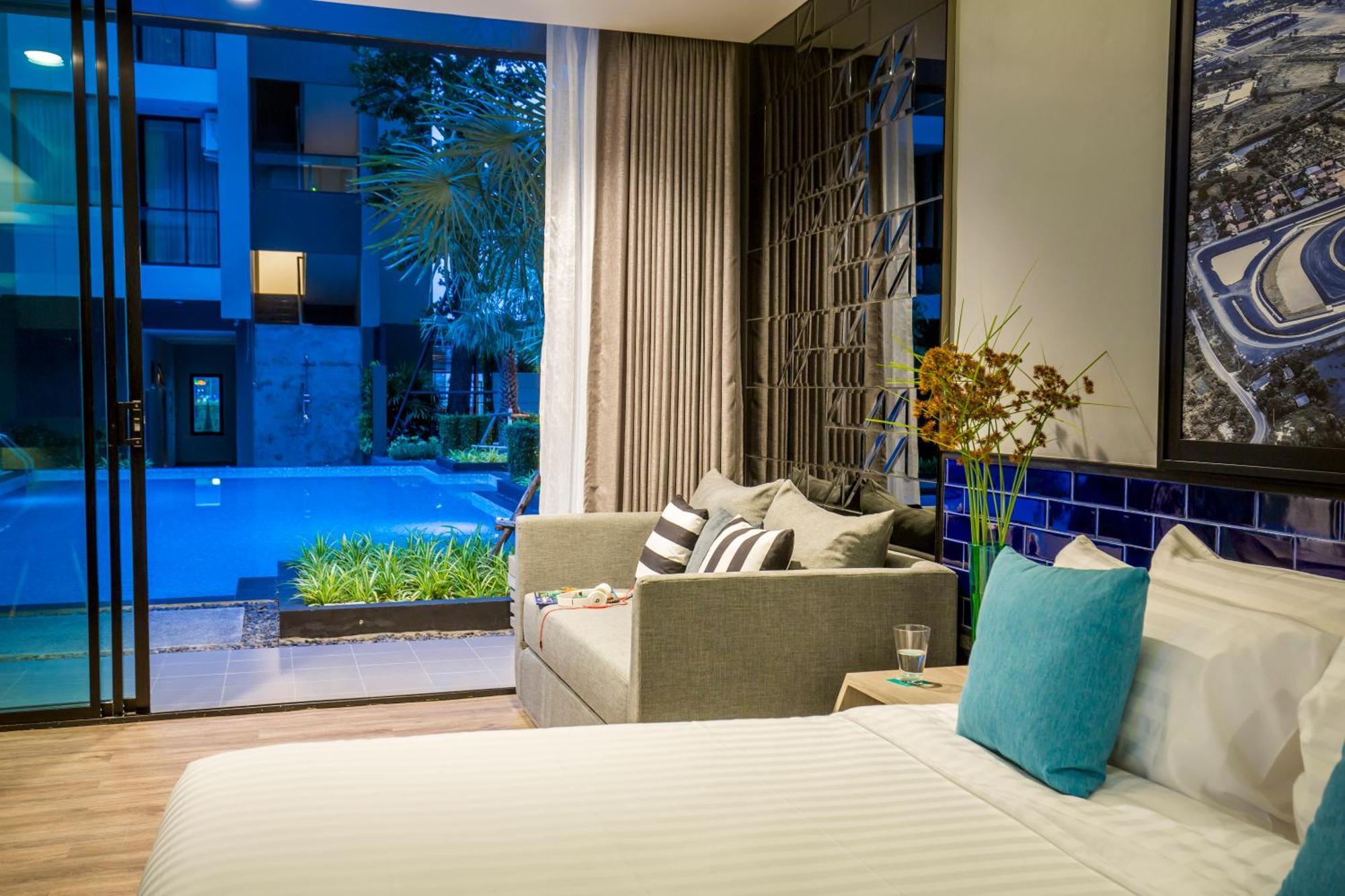 The Crystal Hotel Buriram - Formerly X2 Vibe Buri Ram Zewnętrze zdjęcie
