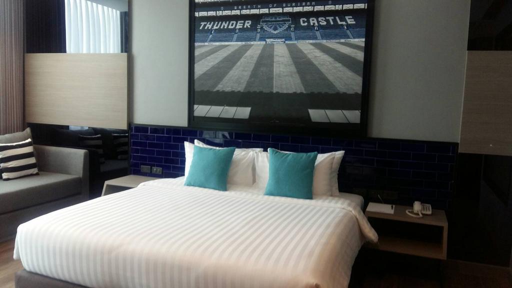 The Crystal Hotel Buriram - Formerly X2 Vibe Buri Ram Zewnętrze zdjęcie